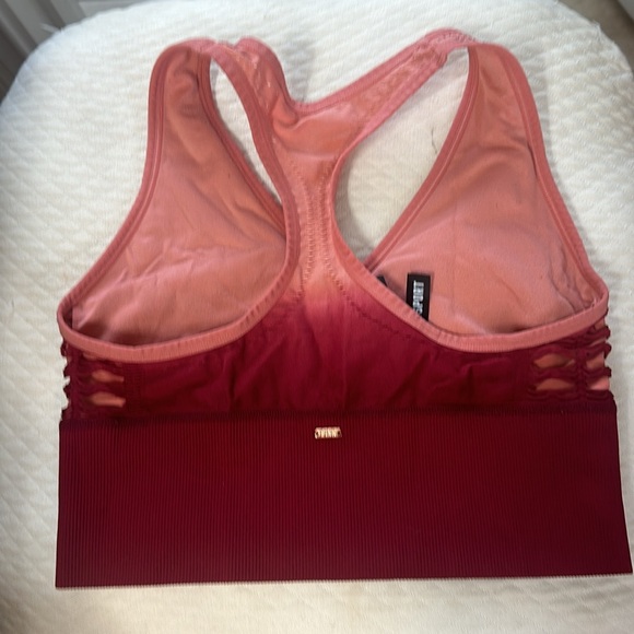 Pink, ombré, sports - Picture 2 of 4